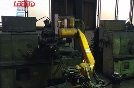 五金行業(yè)工業(yè)機器人數(shù)控車床上下料搬運案例