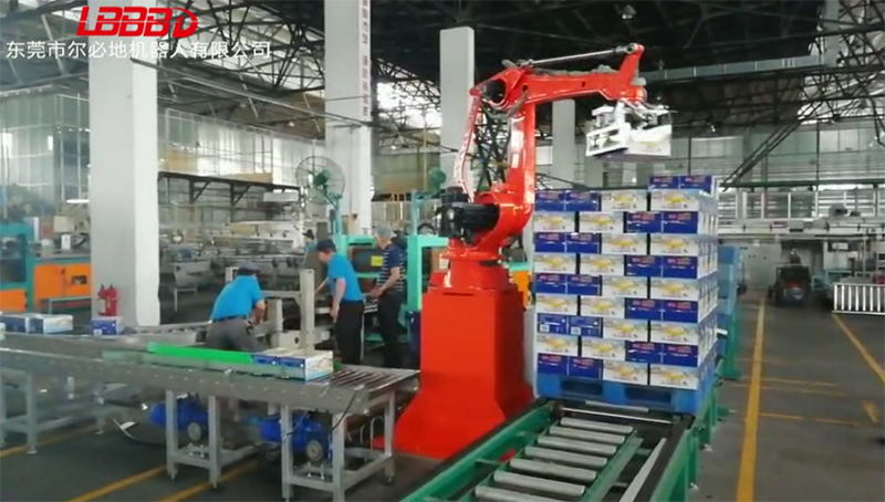 2018年國內(nèi)碼垛機(jī)器人的市場形勢