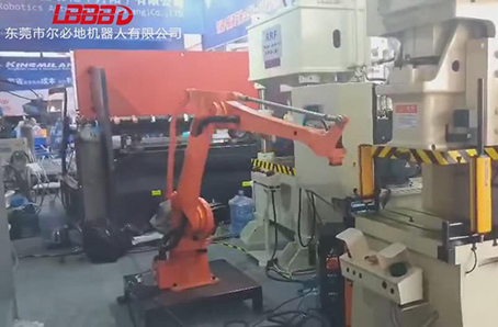 爾必地上下料機(jī)器人機(jī)床上下料應(yīng)用案例視頻